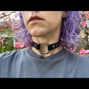 Black leather D-ring collar